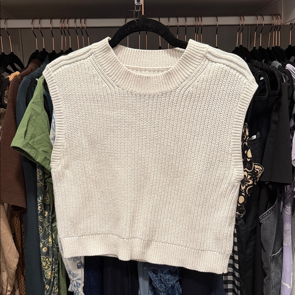 Abercrombie & Fitch Cream Knit Sleeveless Sweater Vest